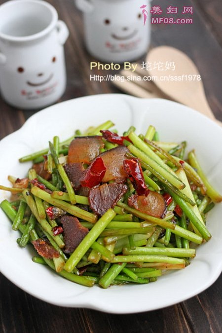蒜苗炒腊肉
