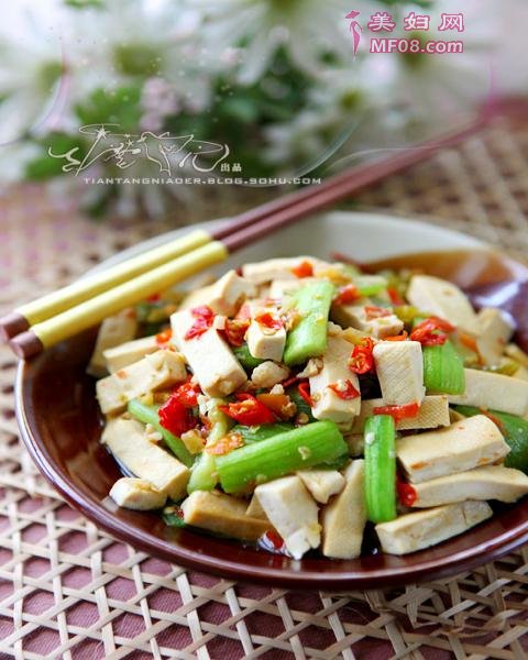 双椒烩丝瓜豆干1