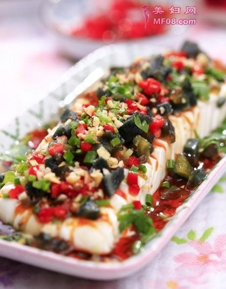 皮蛋豆腐的做法2