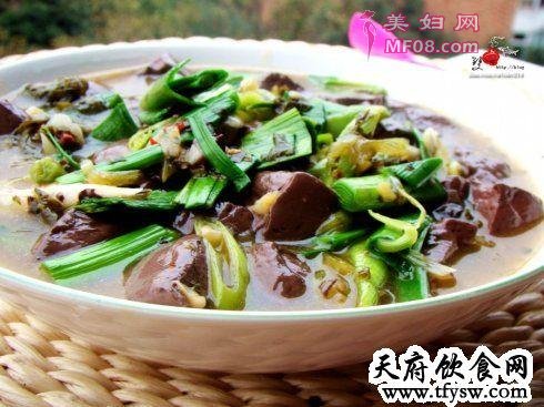 ·泡菜烧鸭血的做法