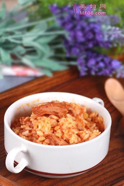金枪鱼泡菜炒饭的做法3