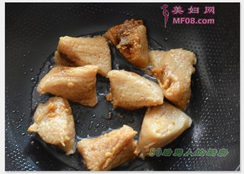 排骨烧粽子的做法1