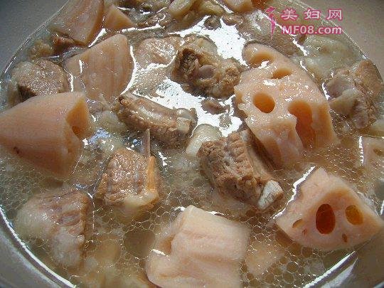 排骨鲜藕汤做法