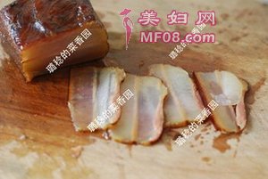 青蒜炒腊肉步骤2