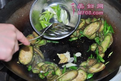 干煸茄子步骤8