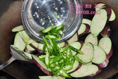 干煸茄子步骤5