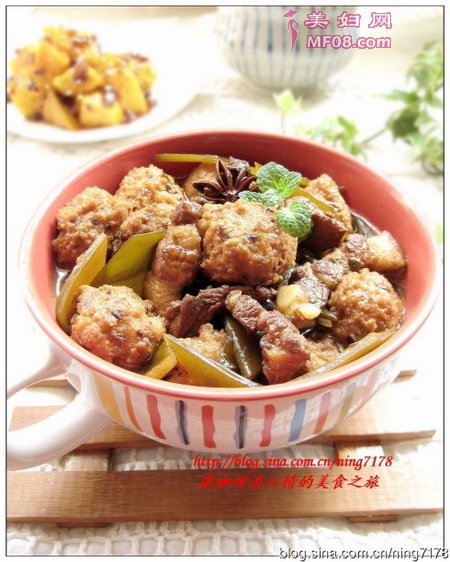 五花肉海带烧豆腐丸子