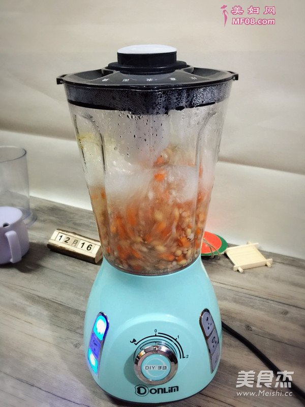 胡萝卜薏米豆浆的做法