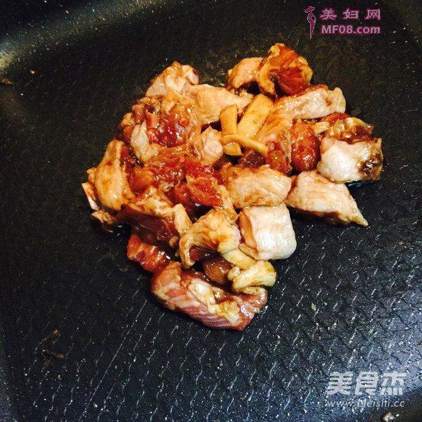 云耳焖鸡的做法