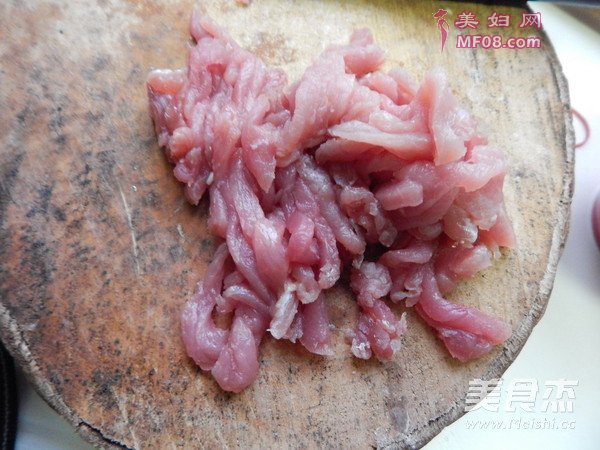 水芹菜炒肉丝的做法