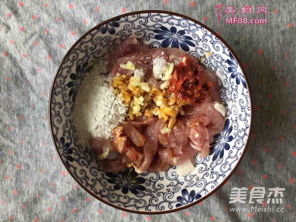 苦瓜炒肉的做法