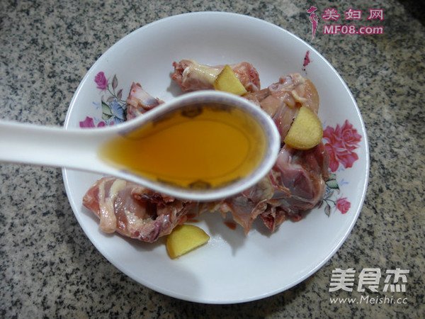 油炸鸡骨架的做法