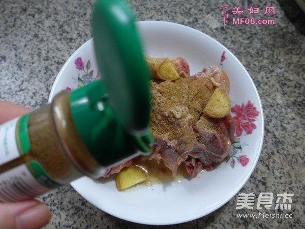 油炸鸡骨架的做法