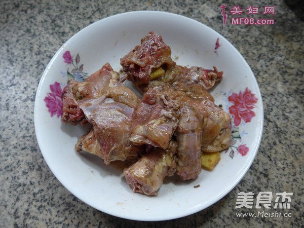 油炸鸡骨架的做法
