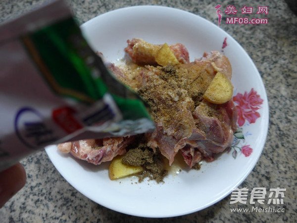 油炸鸡骨架的做法