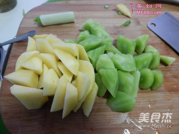 香辣土豆鸡软骨的做法