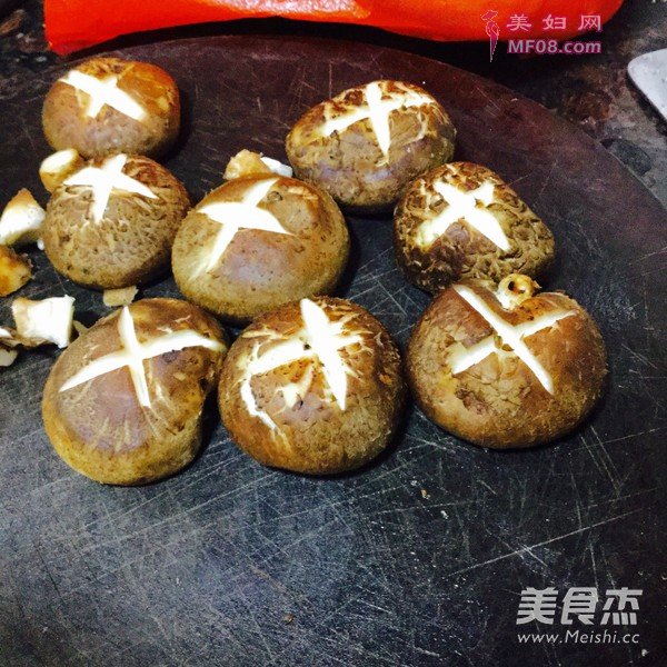 鲜菇焖鸡的做法