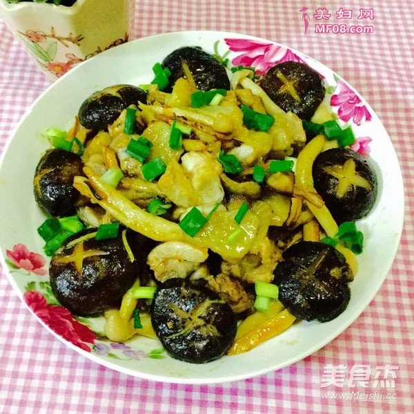 鲜菇焖鸡的做法
