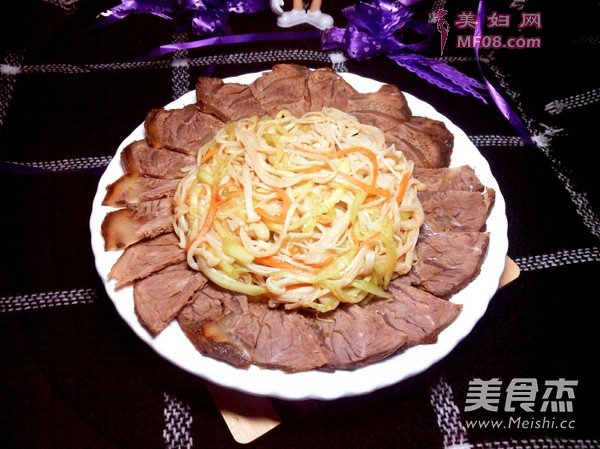 针菇酱牛肉的做法