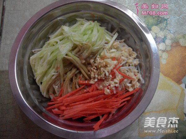 针菇酱牛肉的做法