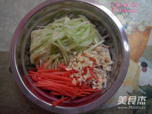 针菇酱牛肉的做法