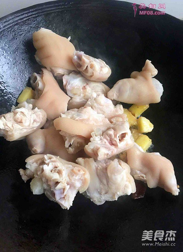 黄豆猪脚姜的做法