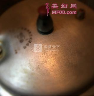 花生炖猪蹄