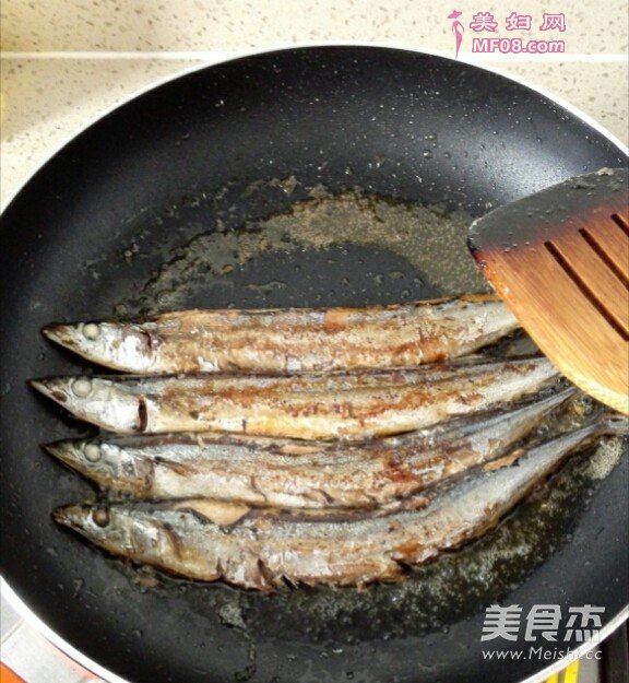 香煎秋刀鱼的做法