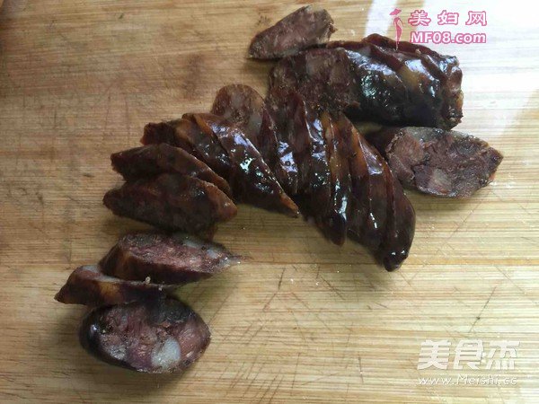 香肠土豆焖饭的做法