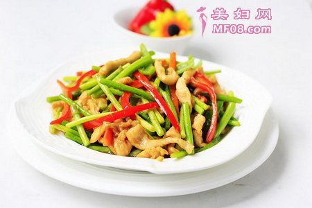 蒜薹炒鸡肉丝