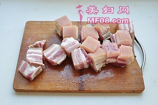 元宝红烧肉的做法步骤：5