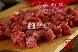 手工自制香辣豆鼓牛肉酱的做法步骤：3