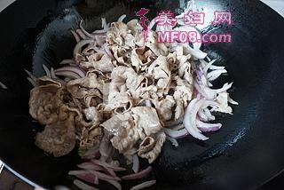 泡菜肥牛饭的做法步骤：7