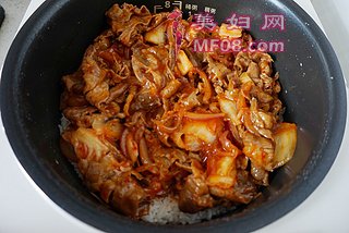 泡菜肥牛饭的做法步骤：10