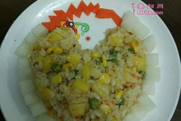 虾仁什锦凤梨炒饭的做法