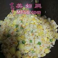 虾仁什锦凤梨炒饭的做法图解6