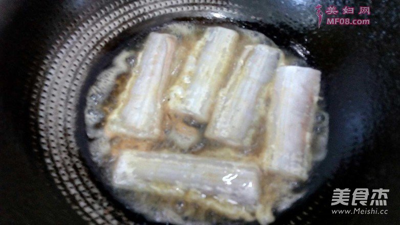 嵶