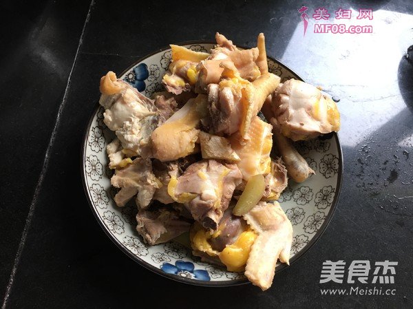山药母鸡菌菇煲的做法