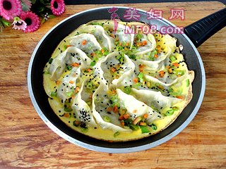 抱蛋煎饺的做法步骤：15