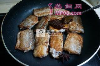 沙茶酱焖带鱼
