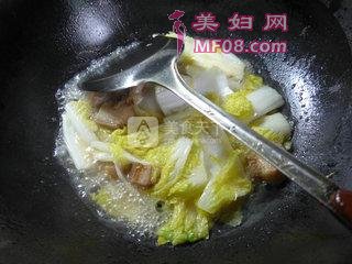 ޲