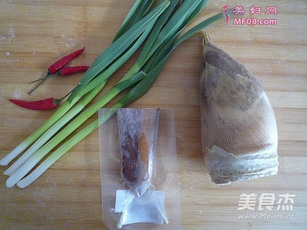 腊肉烧春笋的做法
