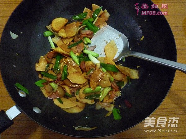 腊肉烧春笋的做法