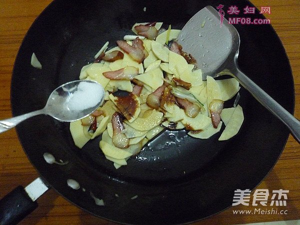 腊肉烧春笋的做法