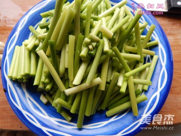 蒜苔烧豆腐的做法