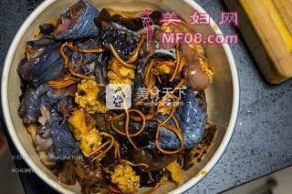 药膳虫草花什菌蒸乌鸡