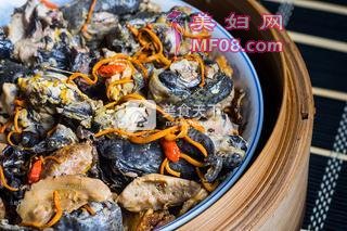 药膳虫草花什菌蒸乌鸡