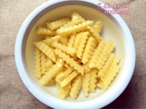 油炸狼牙土豆的做法