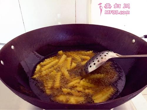 油炸狼牙土豆的做法