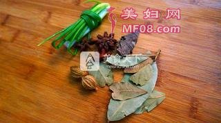 私房盐水虾的做法步骤：4